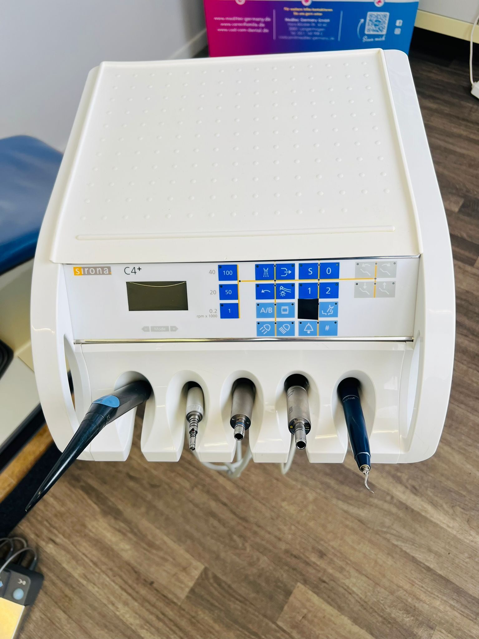 Sirona C4+ Behandlungseinheit werkstattgeprüft sehr gepflegt | 335363