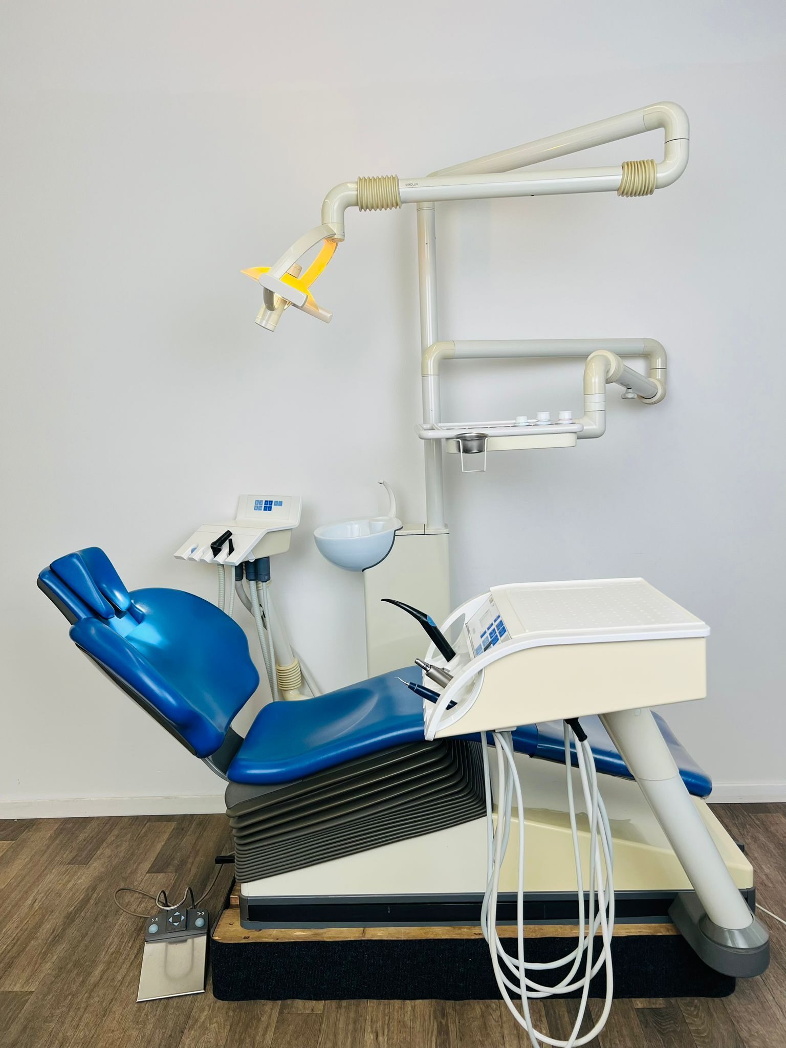 Sirona C4+ Behandlungseinheit werkstattgeprüft sehr gepflegt | 335367