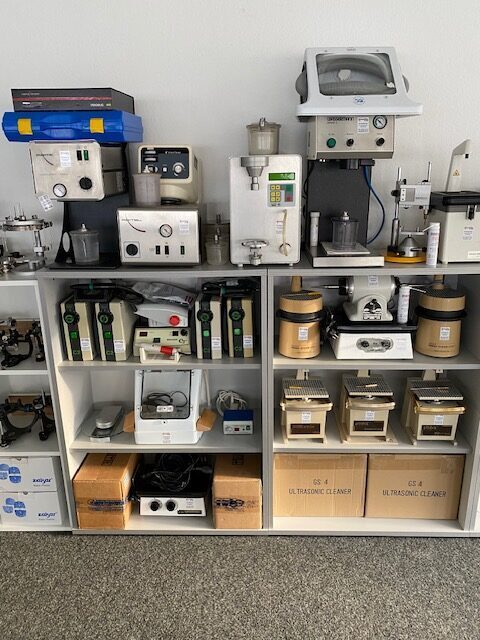 Gutgehender langjähriger Dentalgerätehandel (Zahntechnik) | 335322