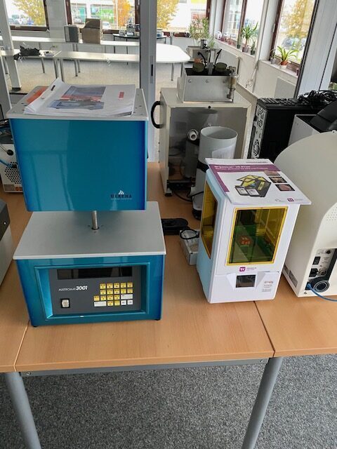 Gutgehender langjähriger Dentalgerätehandel (Zahntechnik) | 335329