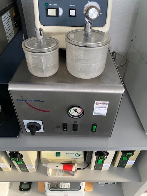 Gutgehender langjähriger Dentalgerätehandel (Zahntechnik) | 335331