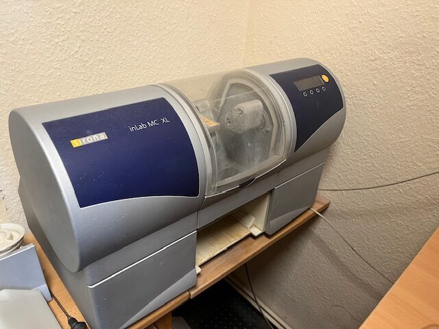 Fräsgerät Sirona in Lab MC XL, Scanner in EOS X5, Sinterofen in FireHTC Speed | 335091