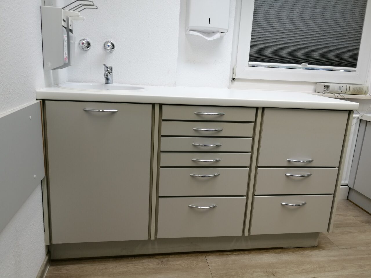 Möbelset aus Zahnarztpraxis | 334831