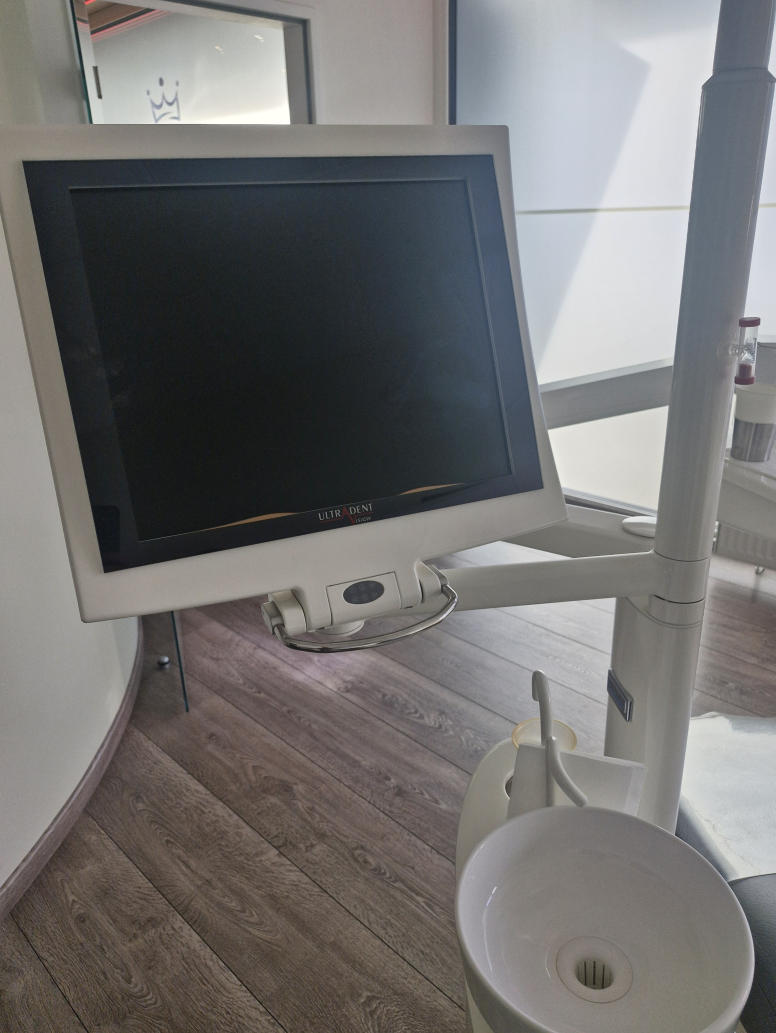 Ultradent U1302 Behandlungseinheit gebraucht | 336338