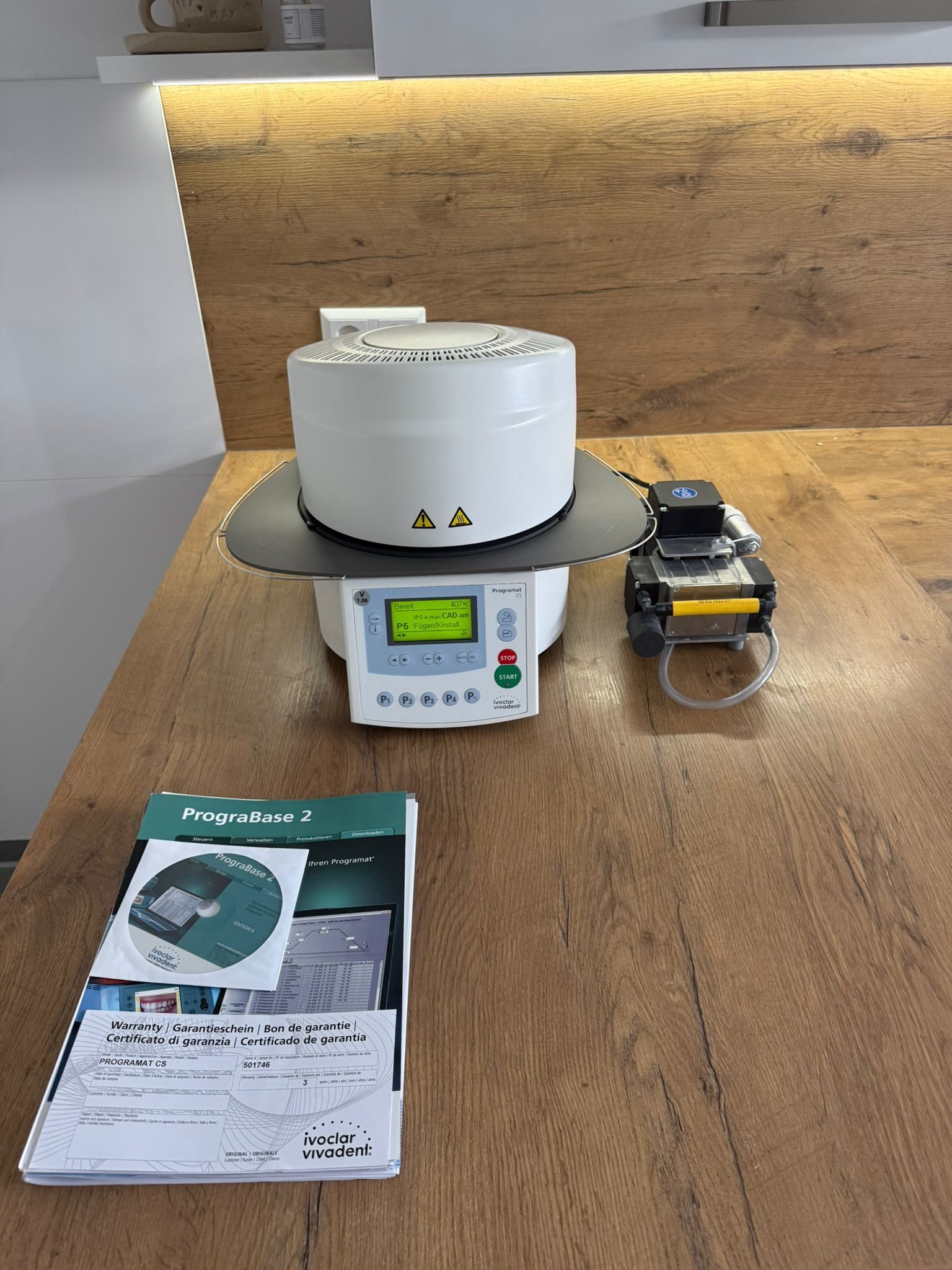 Ivoclar Programat CS Keramikofen mit Vakuumpumpe Brennofen Labor Zahntechnik TOP | 336744