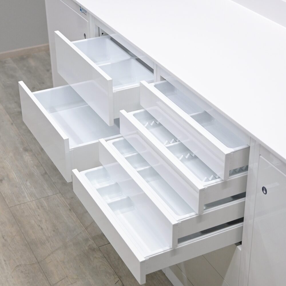 Astra Focus Plinth² 4er Behandlungszeile / Schrankzeile aus Stahl, neu | 336667