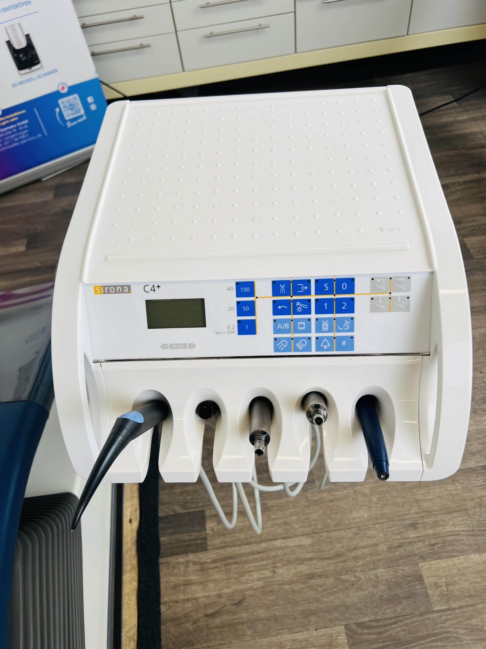 Sirona C4+ Behandlungseinheit gebraucht, sehr gepflegt MG019029 | 336482