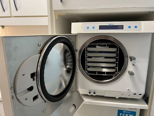 Melag Vacuklav 31 B + Autoklav Sterilisator 2100Watt Klasse B , Baujahr 2012 | 337579