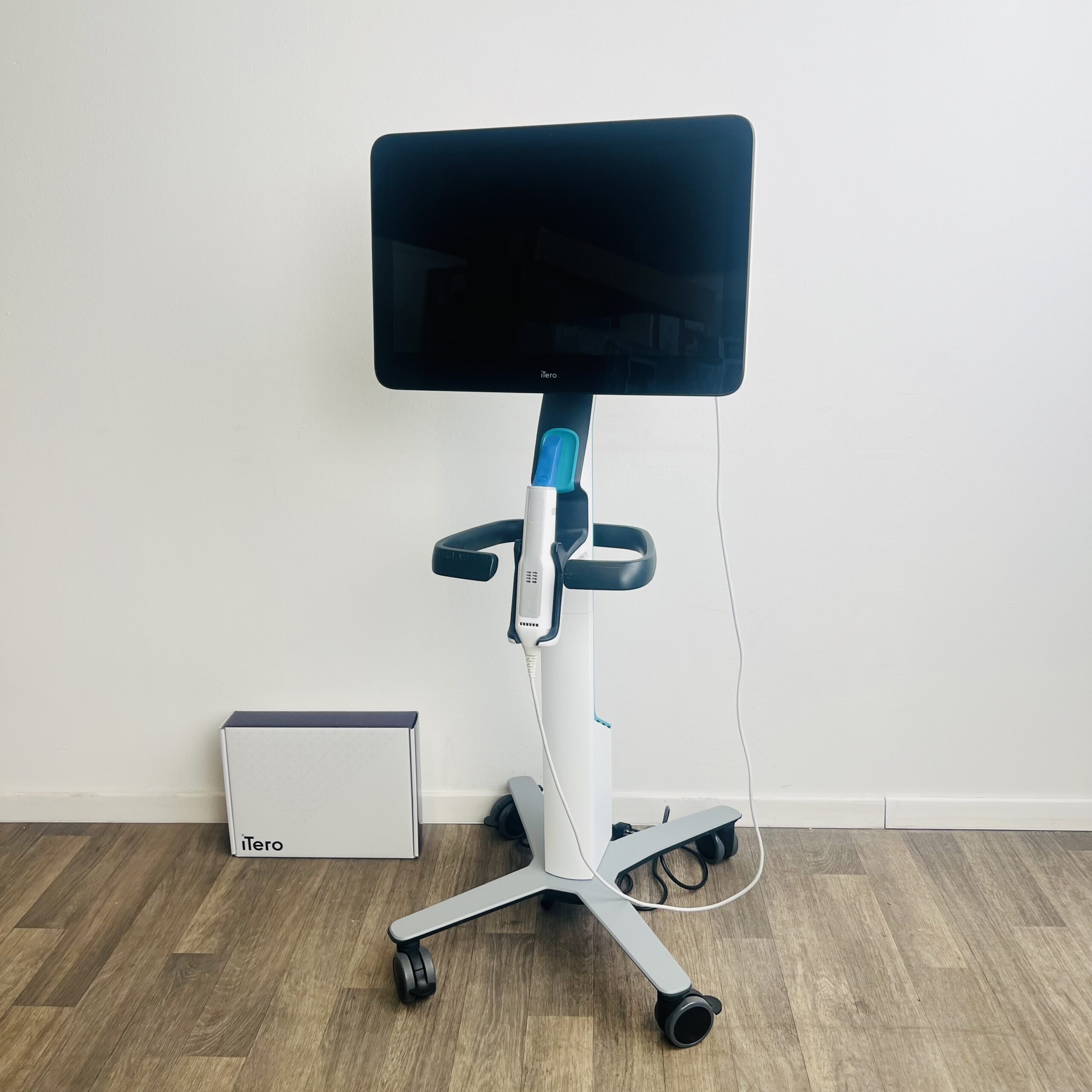 Align Technology iTero Element 5D Plus Intraoralscanner inkl. Ständer top gepflegt | 337104