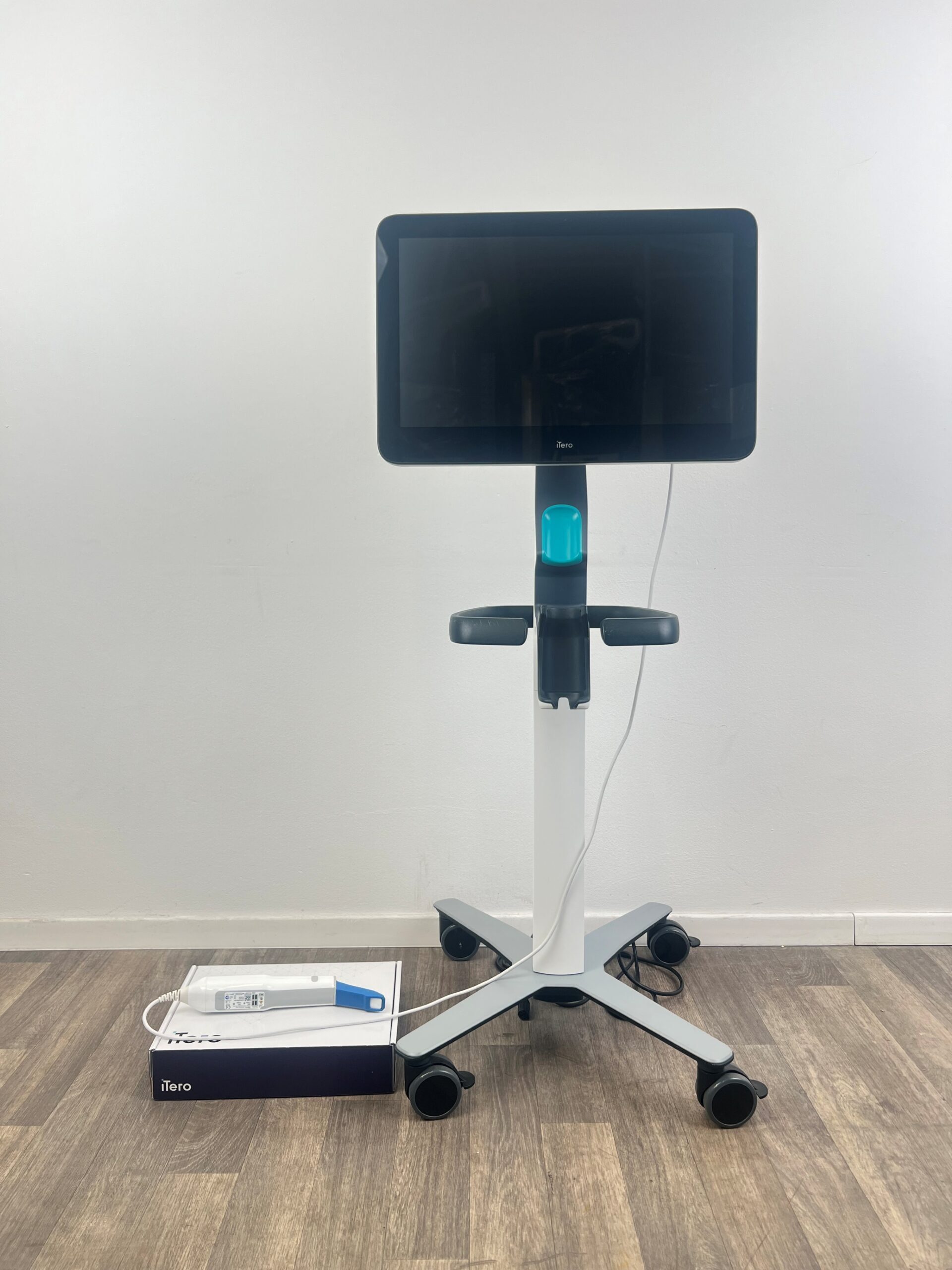 Align Technology iTero Element 5D Plus Intraoralscanner inkl. Ständer top gepflegt | 337105