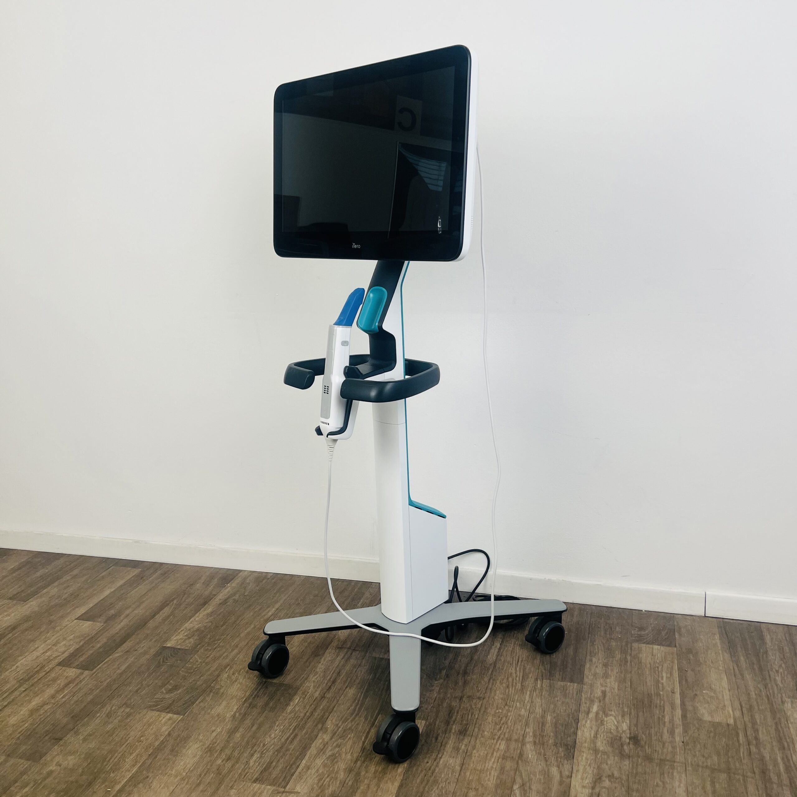 Align Technology iTero Element 5D Plus Intraoralscanner inkl. Ständer top gepflegt | 337106