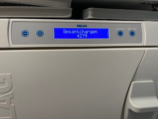 Melag Vacuklav 31 B + Autoklav Sterilisator 2100Watt Klasse B , Baujahr 2012 | 337577