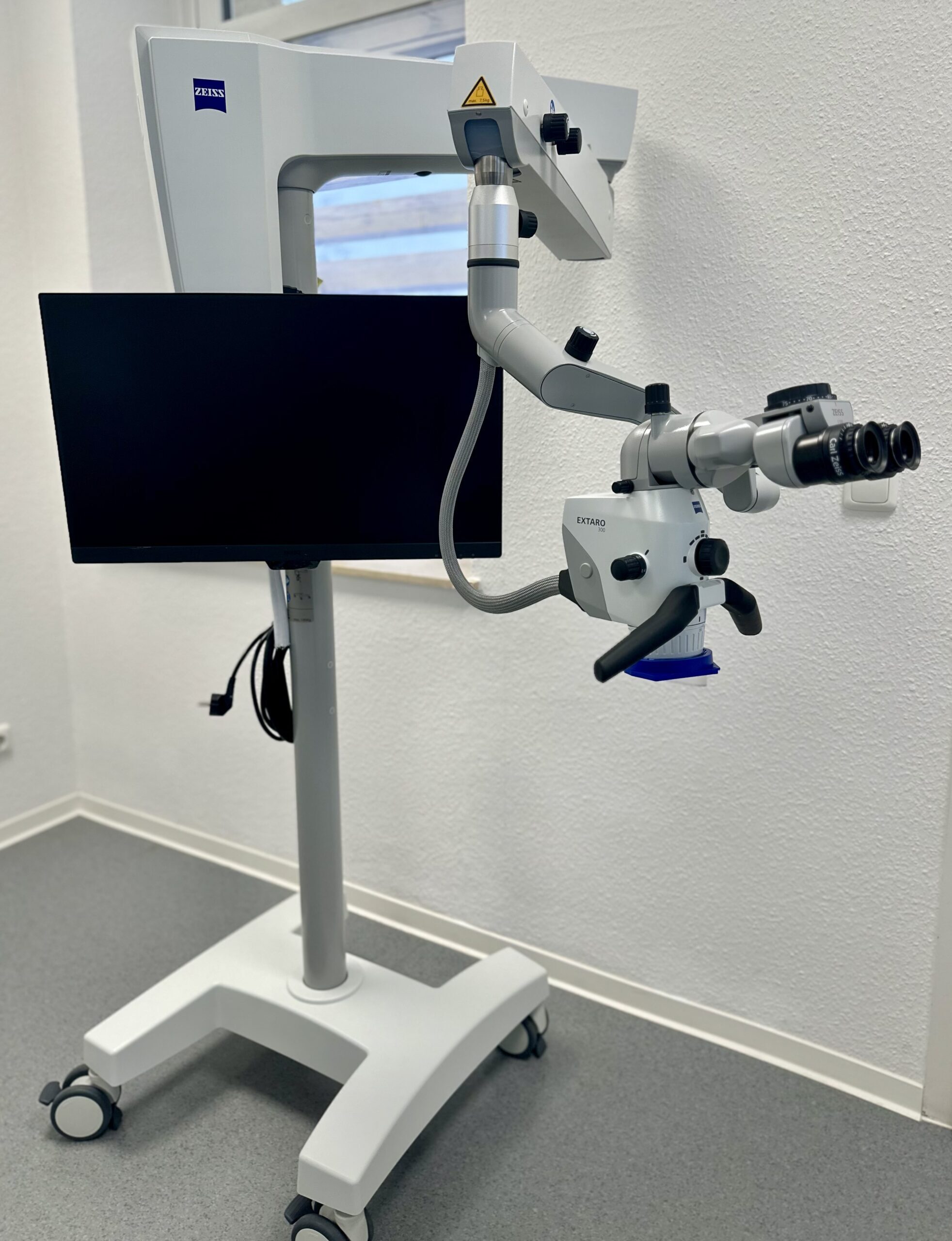 OP-Mikroskop Zeiss Extaro 300 Essential + MORA + Rollenstativ | 337704