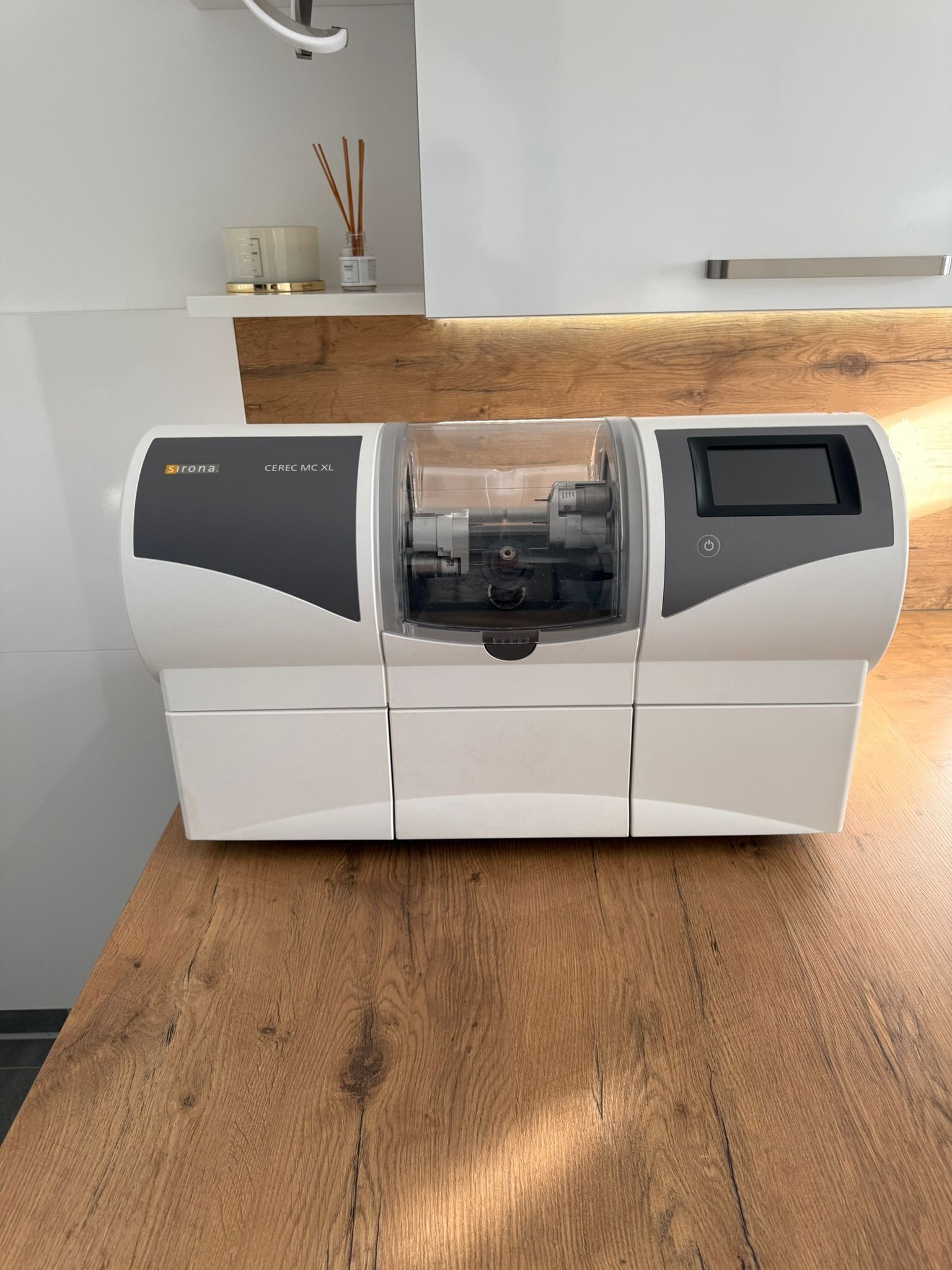 Sirona CEREC MC XL Premium Schleifmaschine für Nass und Trocken Schleifen Fräsen  Fräseinheit | 338565