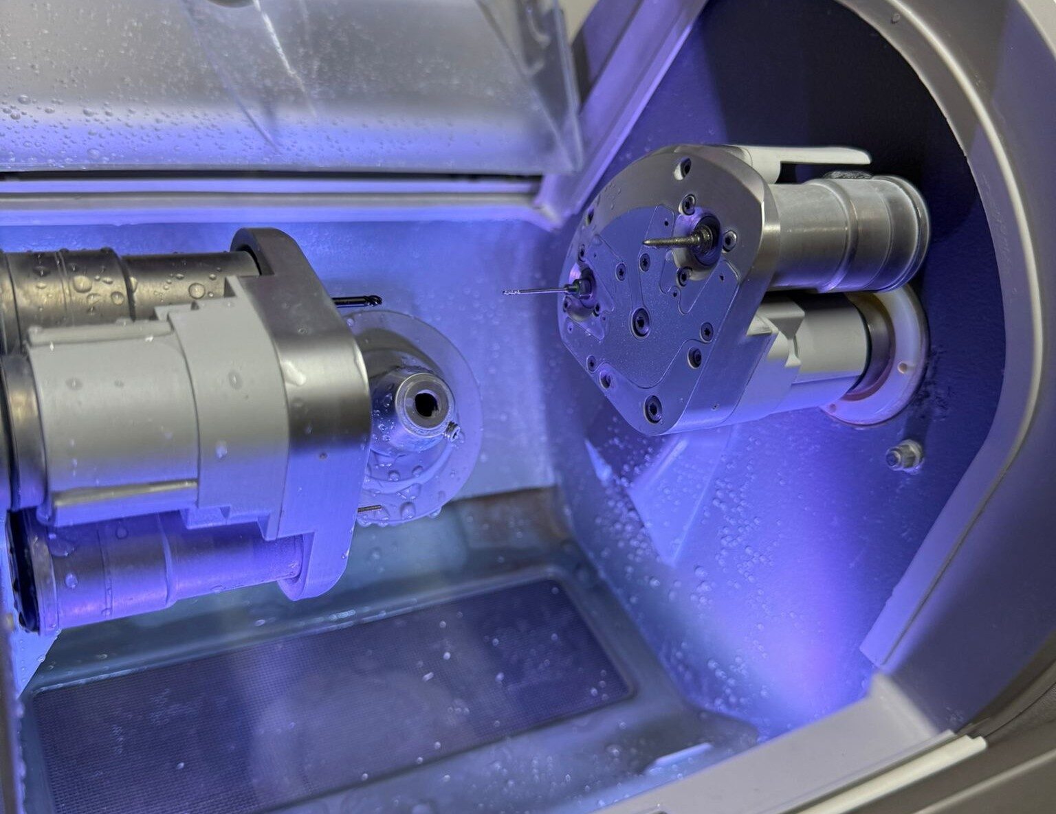 Sirona CEREC MC XL Premium Schleifmaschine für Nass und Trocken Schleifen Fräsen  Fräseinheit | 338569