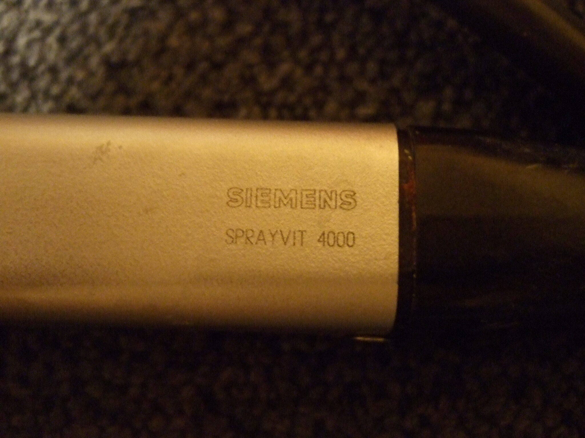 2 Multifunktionsspritzen Sprayvit 4000 für Sirona M1 und viele andere Sirona-Einheiten, mit Schläuchen und Kupplungen | 338048