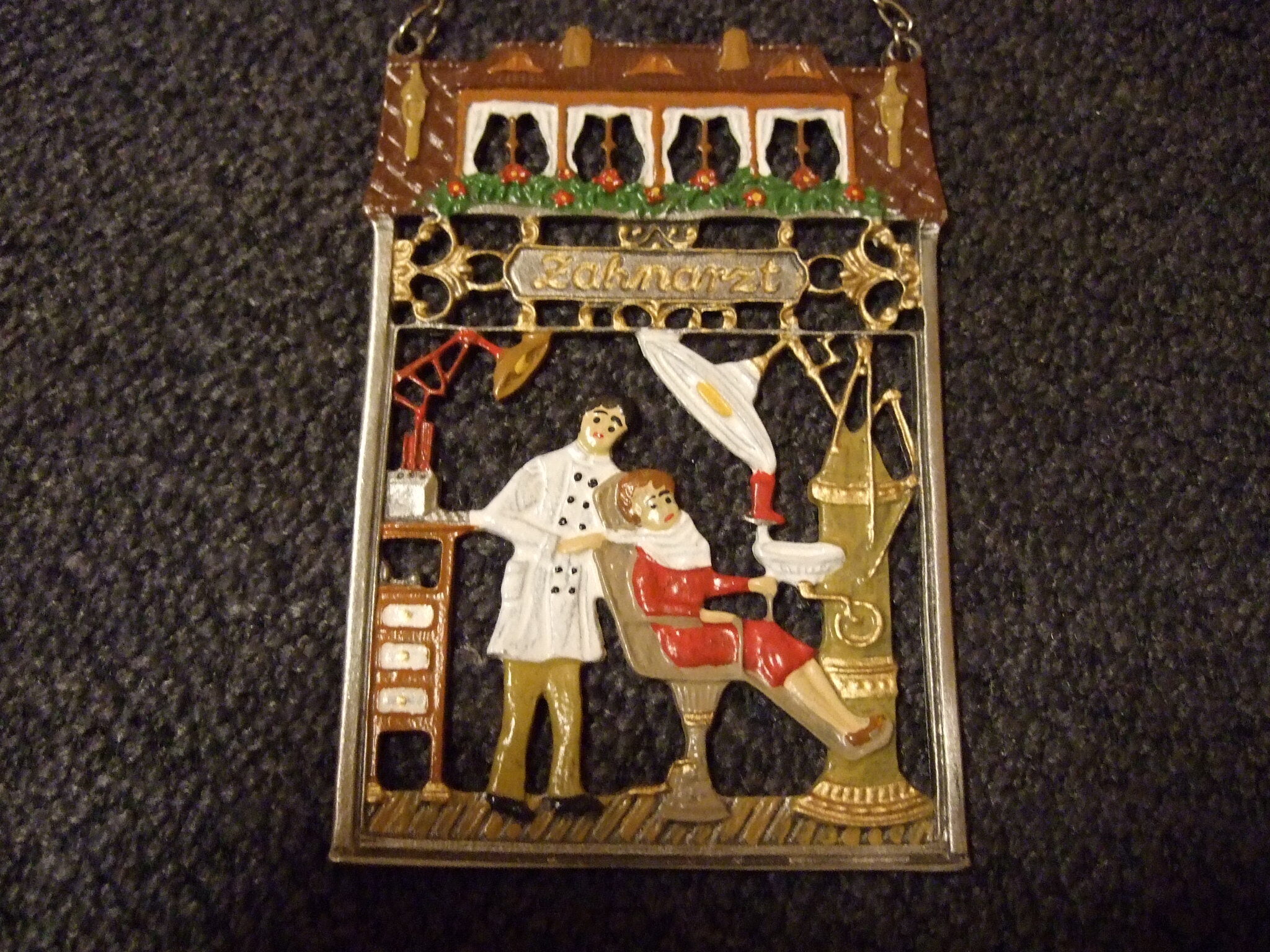 Dekoration Zahnarztmotiv vermutlich bemaltes Zinn | 338084