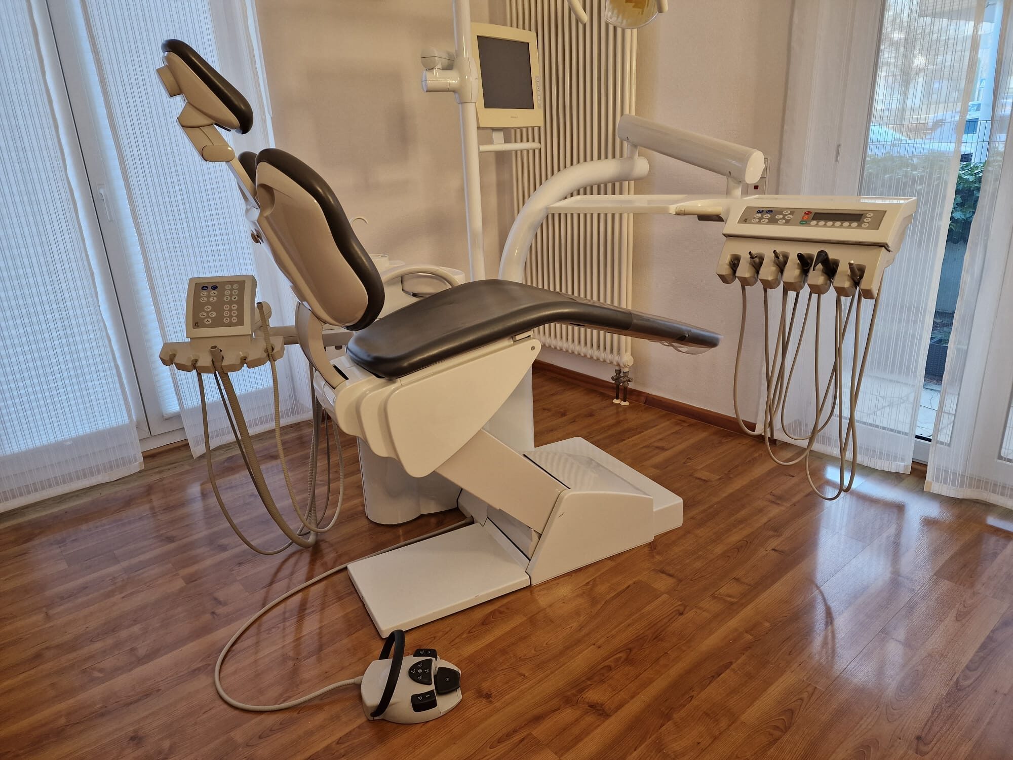 KaVo Estetica 1066T Behandlungseinheit mit Kamera und Monitor | 337969