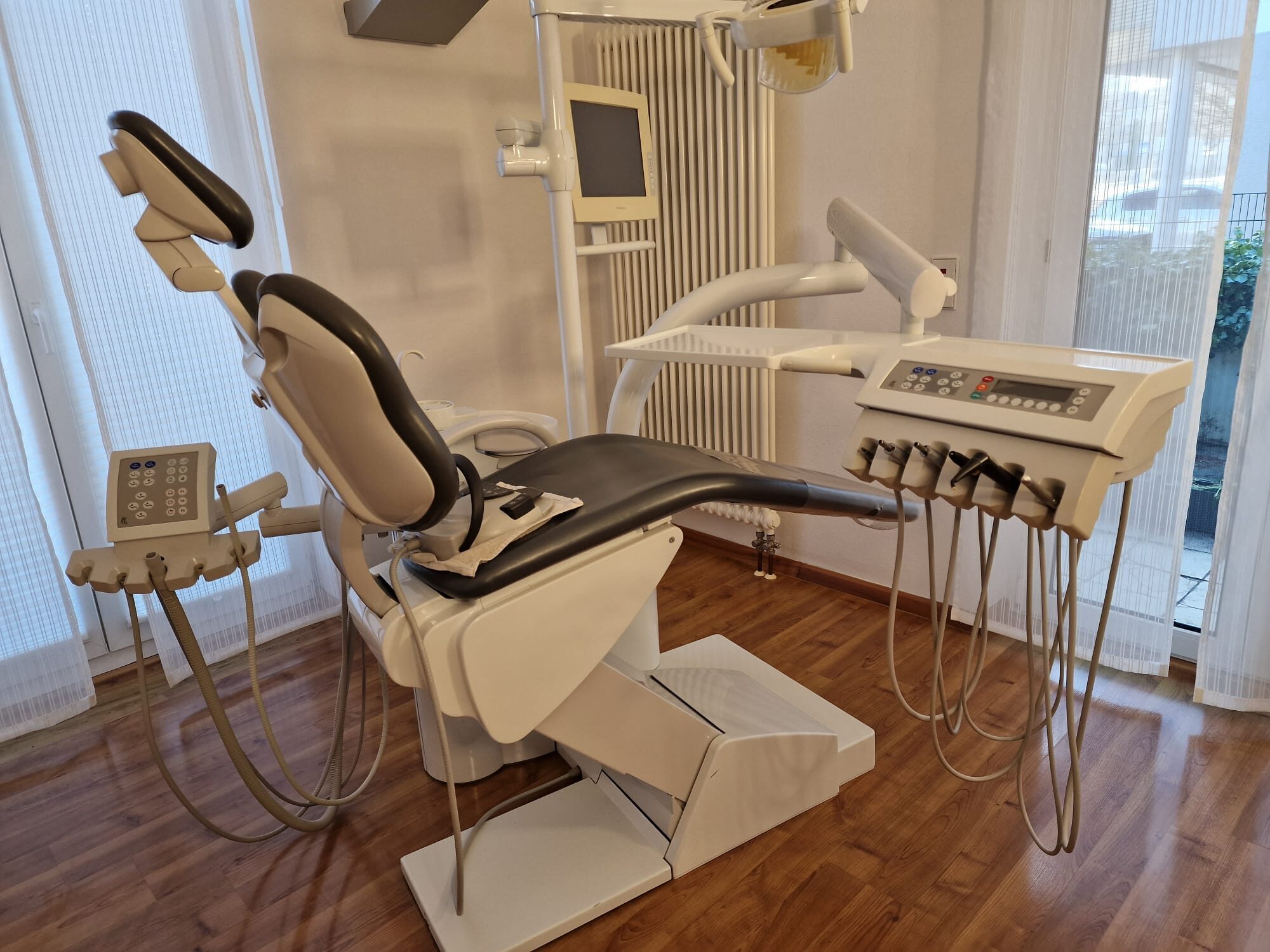 KaVo Estetica 1066T Behandlungseinheit mit Kamera und Monitor | 337976