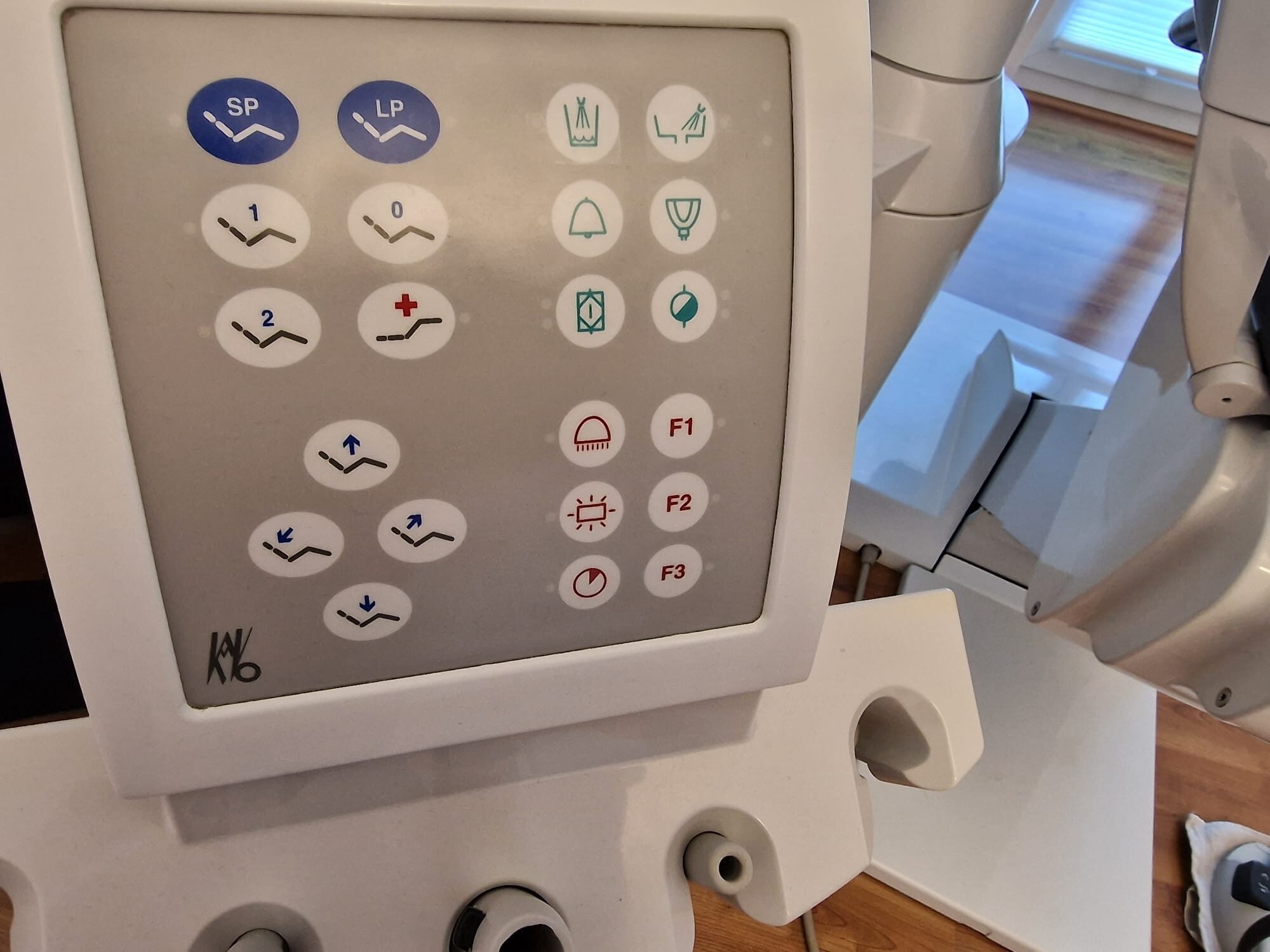 KaVo Estetica 1066T Behandlungseinheit, gebraucht | 337980