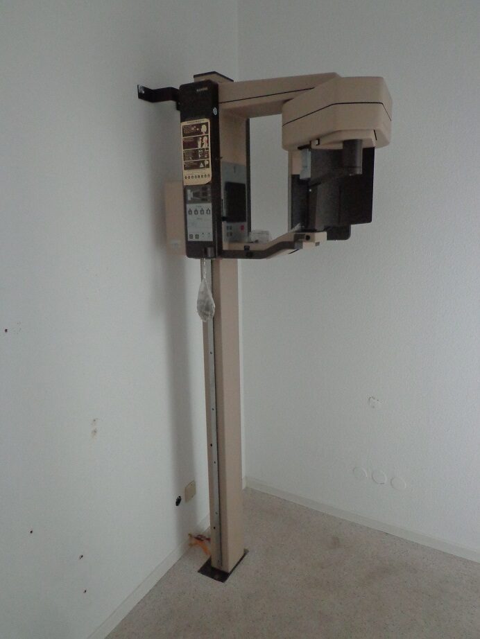 2 Sirona C4+ Einheiten und weiteres Inventar | 338479