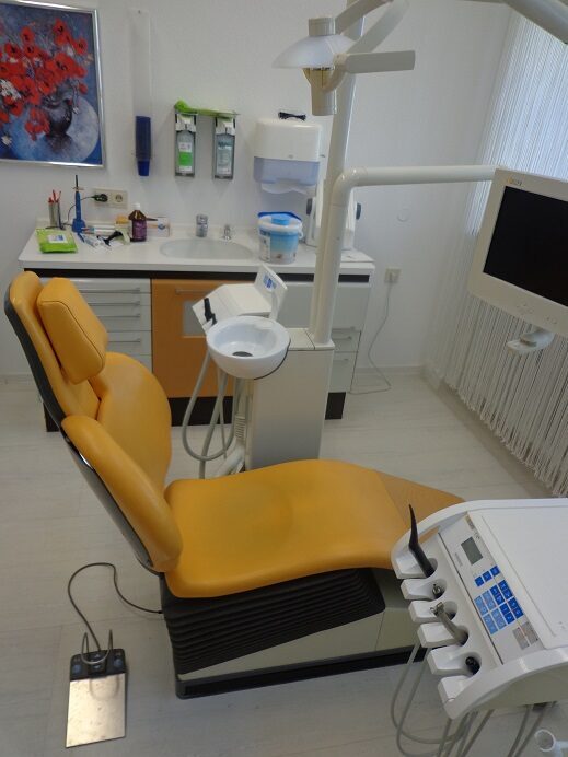2 Sirona C4+ Einheiten und weiteres Inventar | 338469