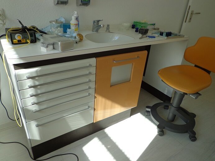 2 Sirona C4+ Einheiten und weiteres Inventar | 338474