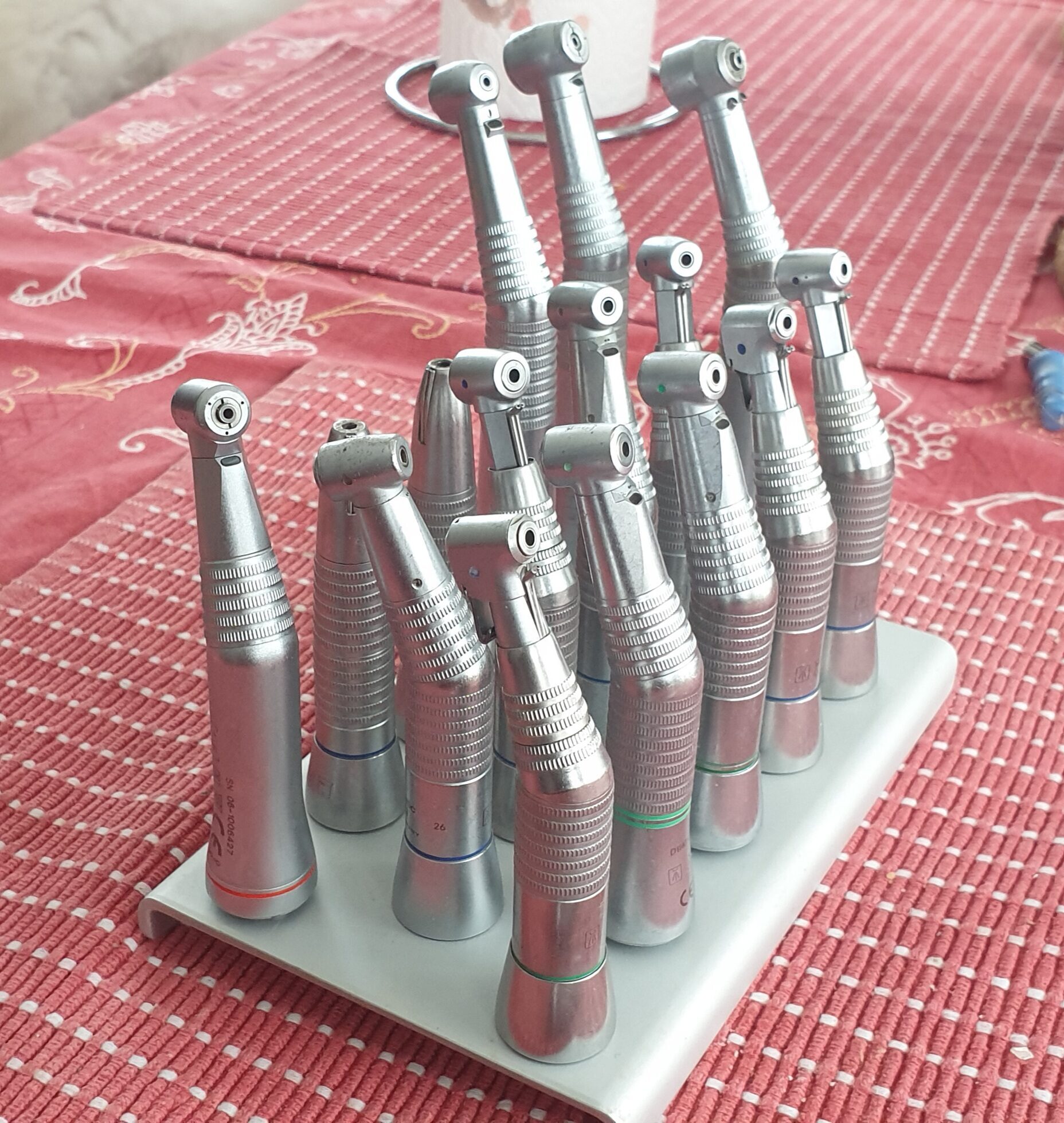 Turbinen, rote blaue und grüne Winkelstücke, Handstücke | 340061