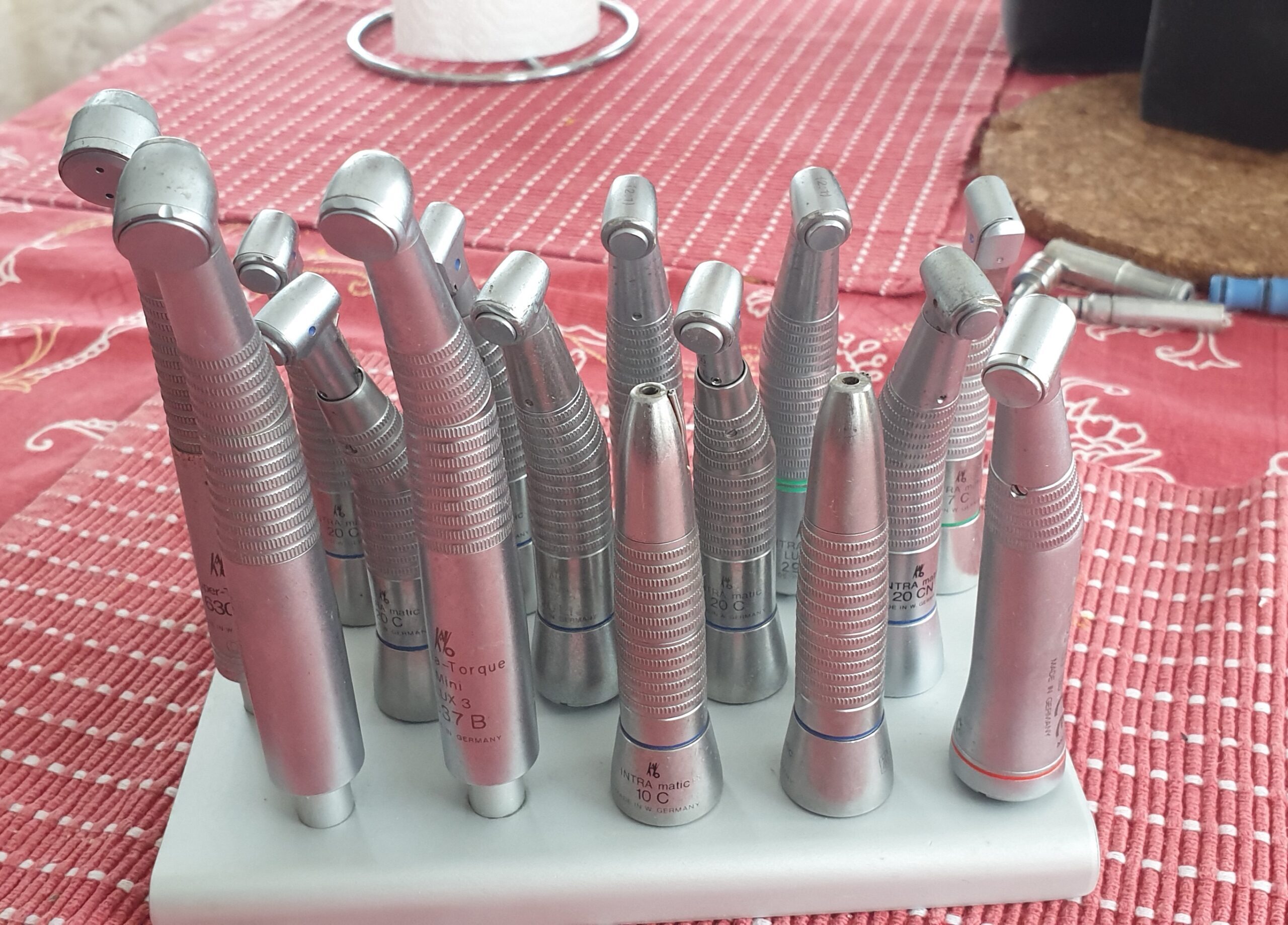 Turbinen, rote blaue und grüne Winkelstücke, Handstücke | 340060