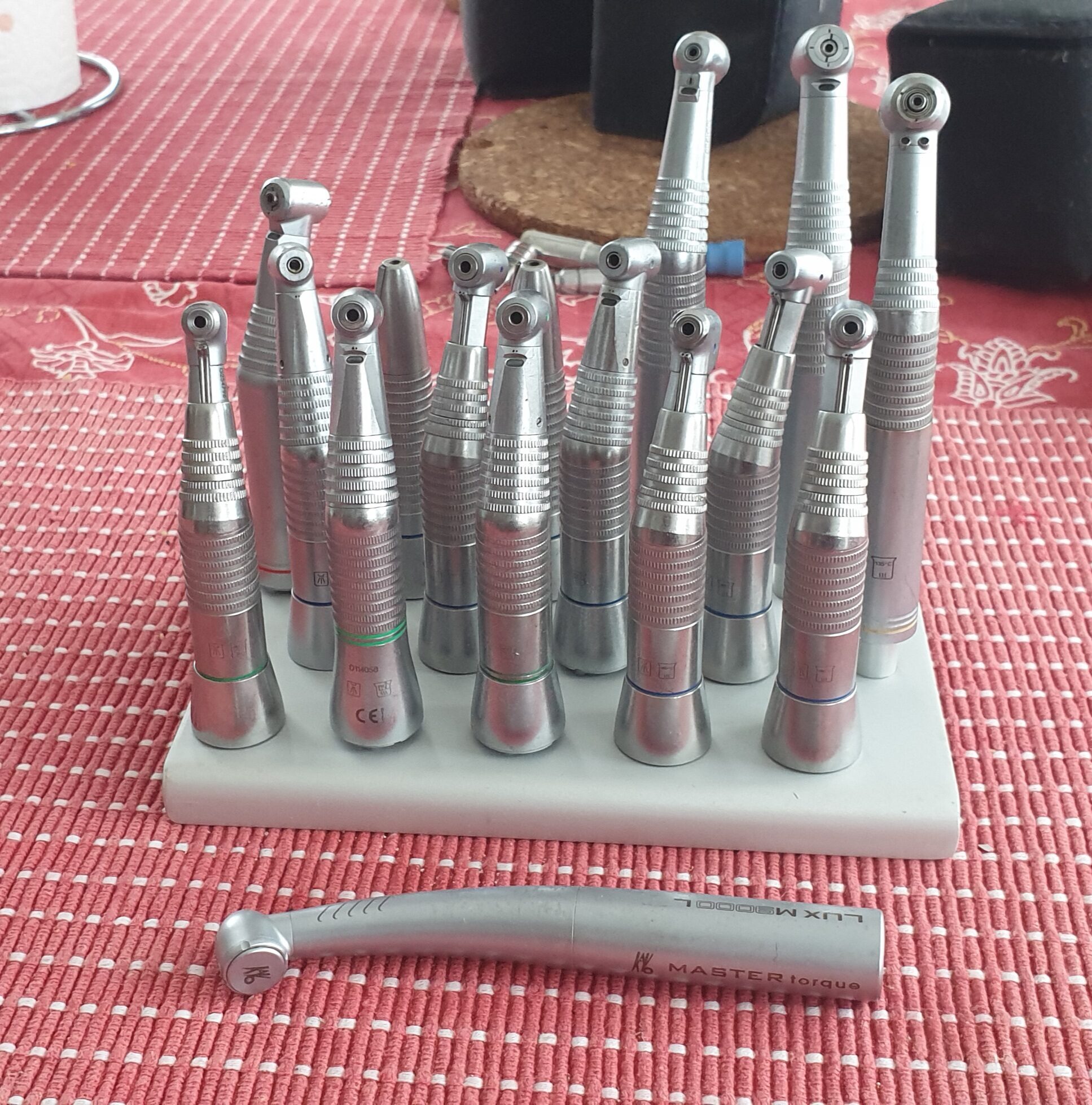 Turbinen, rote blaue und grüne Winkelstücke, Handstücke | 340059