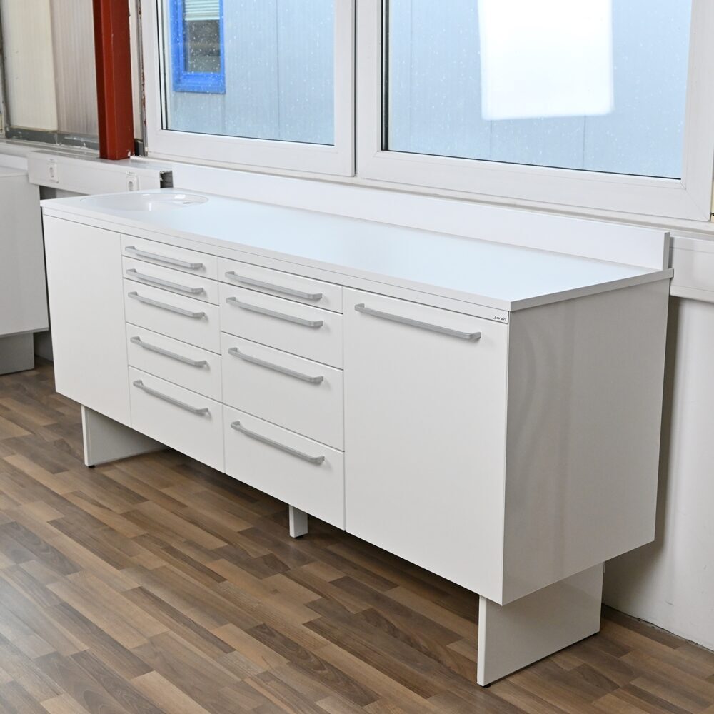 Loran LIKE Behandlungszeile Schrankzeile aus Stahl | 340013