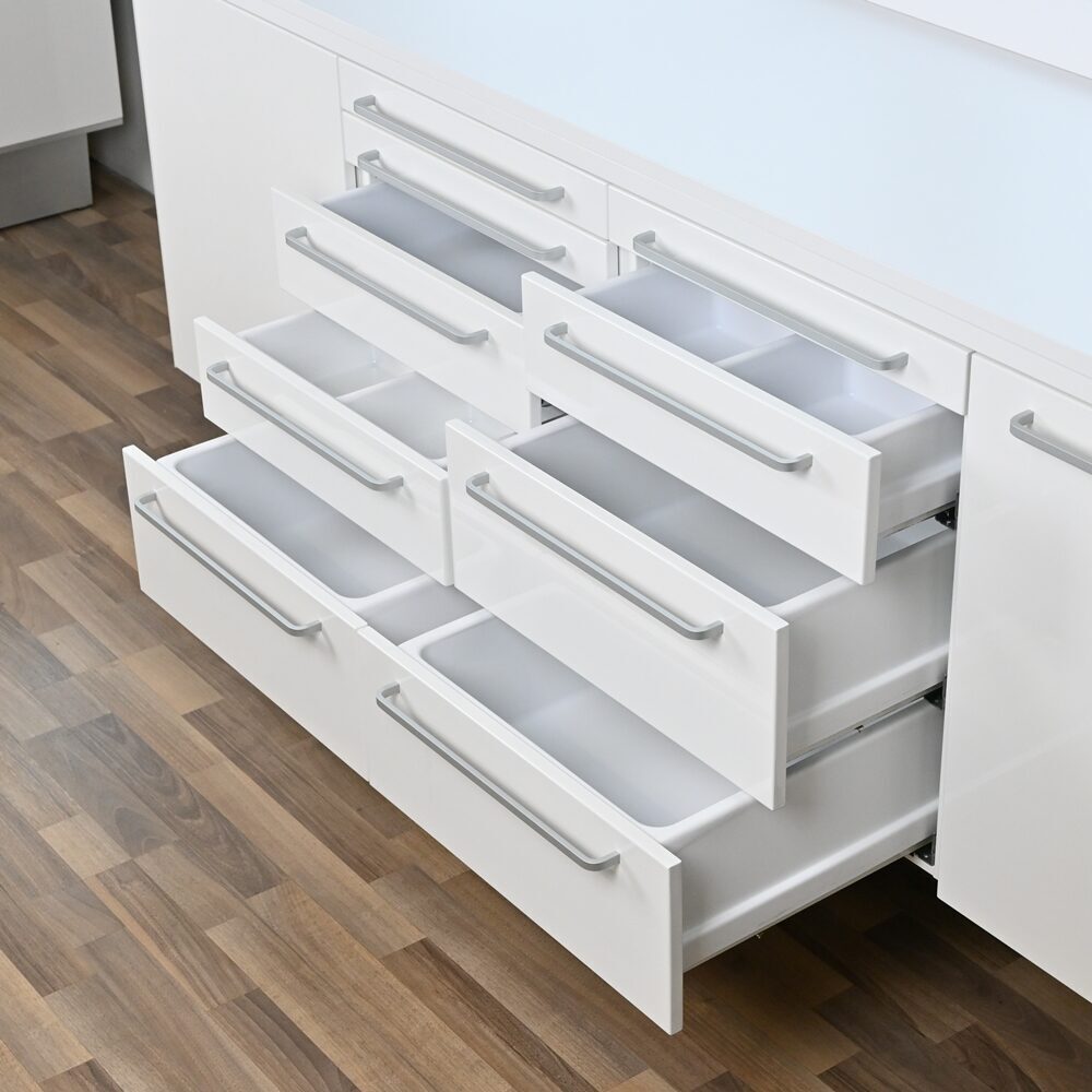 Loran LIKE Behandlungszeile Schrankzeile aus Stahl | 340015