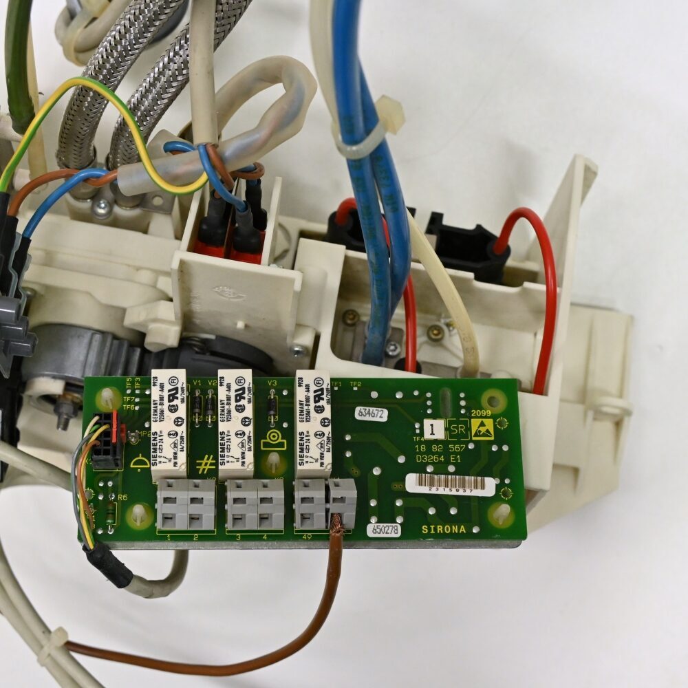 Sirona C-Serie Anschlußblock mit Platine REF: 10994, gebraucht | 340617