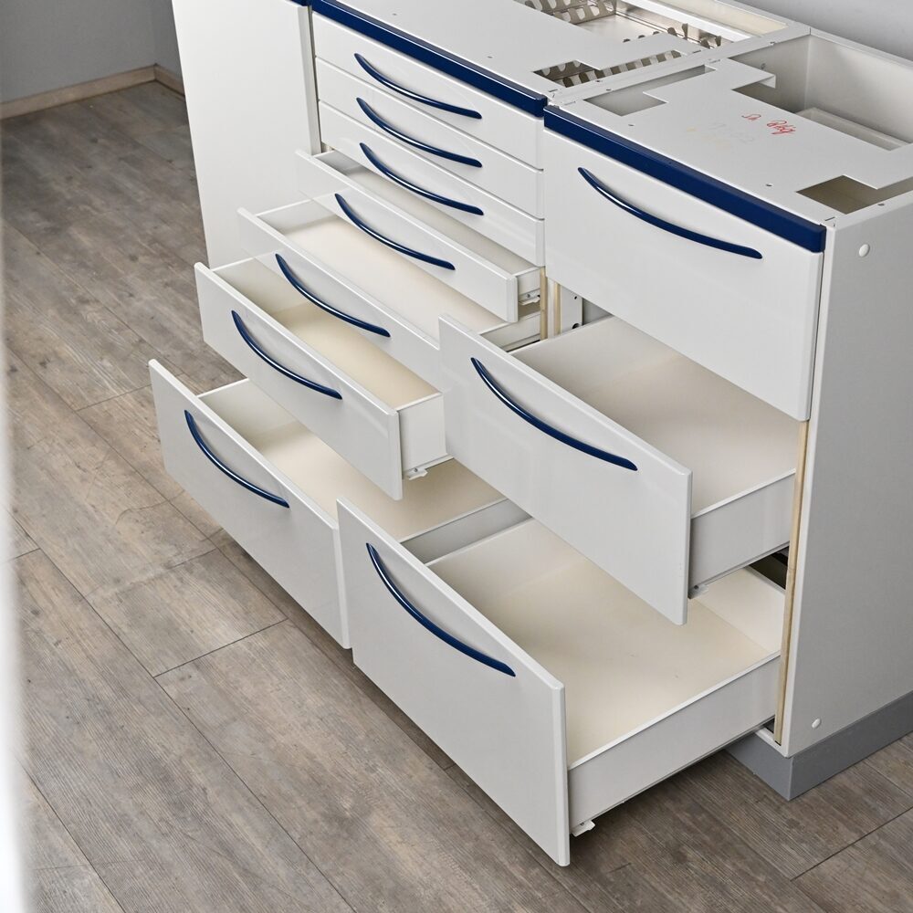 Dental 3er Behandlungszeile / Schrankzeile inkl. 1 Rollschrank aus Stahl, gebraucht | 340835