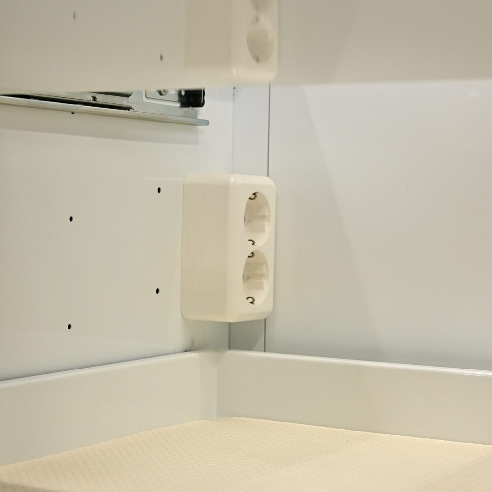 Le-iS 4er Behandlungszeile / Schrankzeile aus Stahl, gebraucht | 340821