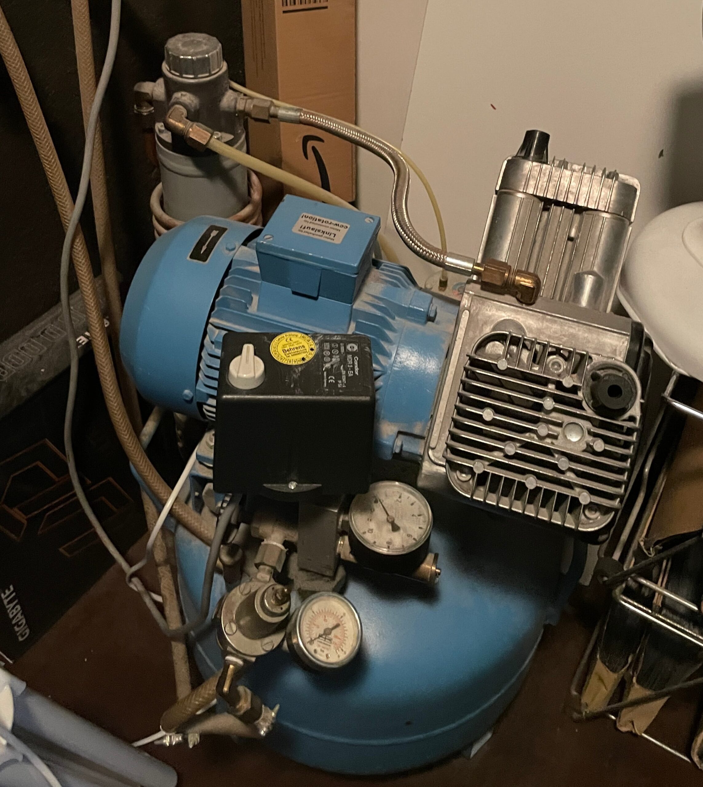 Druckluft-Kompressor für Praxis / Labor – funktionsfähig | 340576