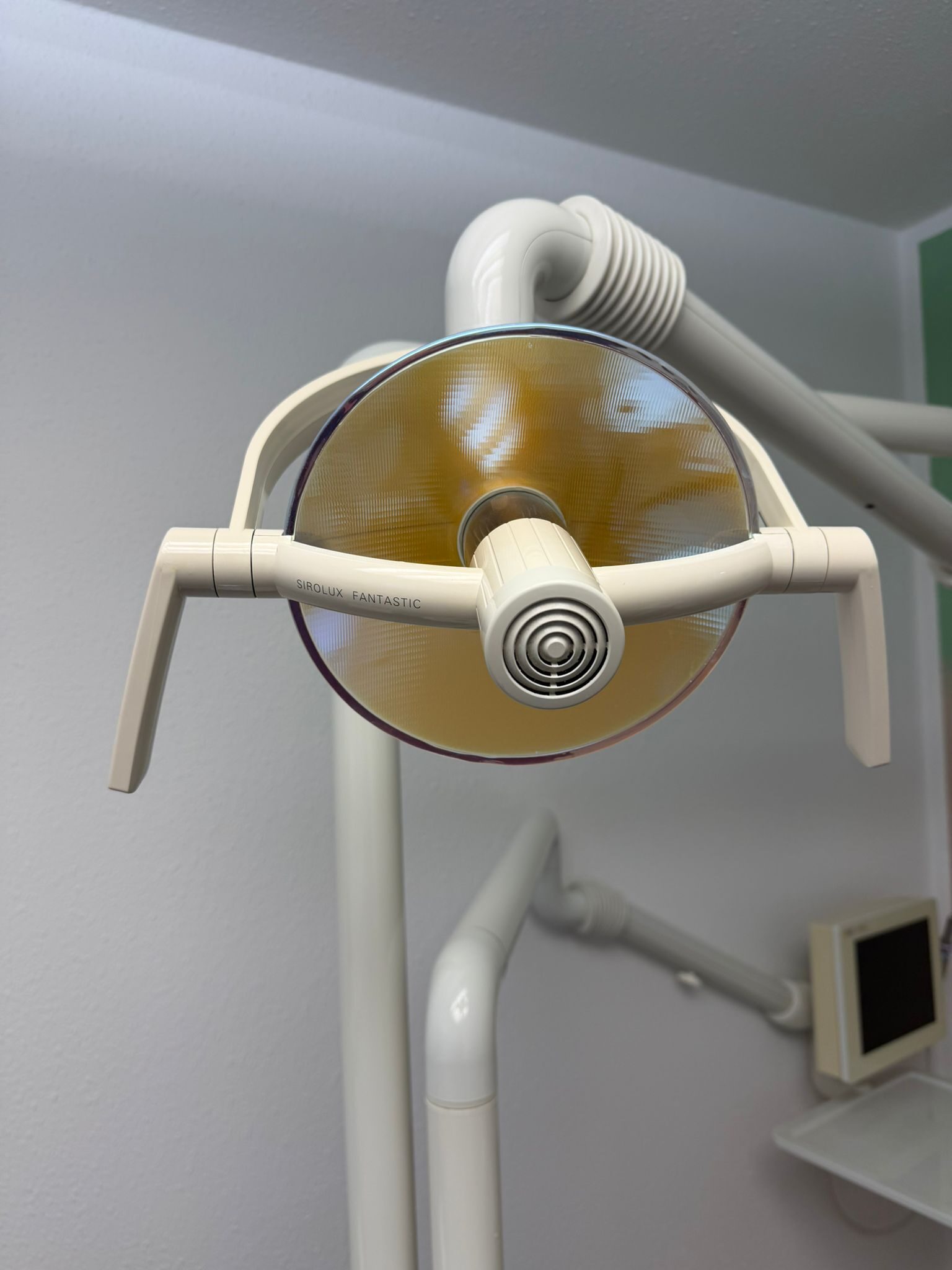 Sirona C2 Behandlungseinheit mit Trockenabsaugung *KUNDENAUFTRAG* | 340496