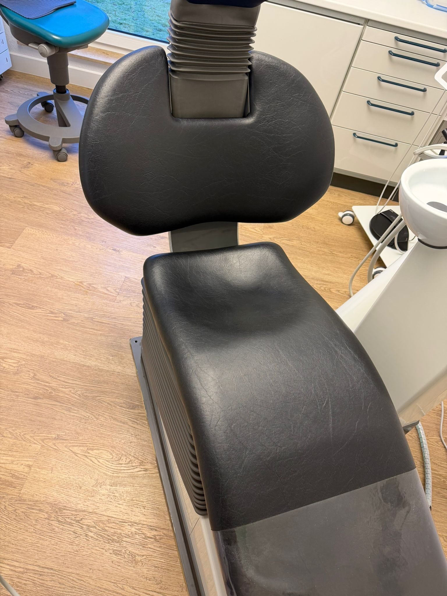 Sirona C2 Behandlungseinheit mit Trockenabsaugung *KUNDENAUFTRAG* | 340498