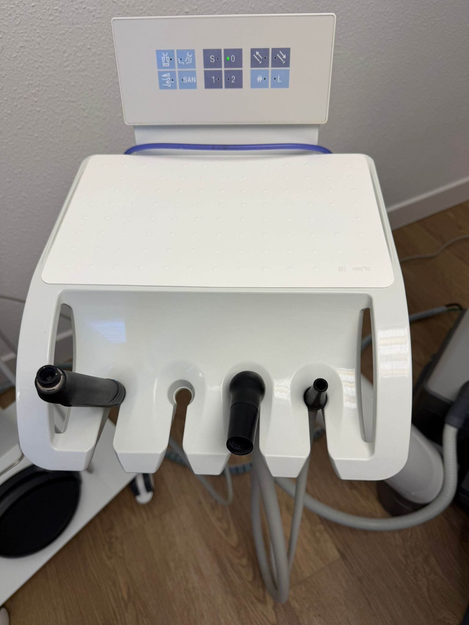 Sirona C2 Behandlungseinheit mit Trockenabsaugung *KUNDENAUFTRAG* | 340499