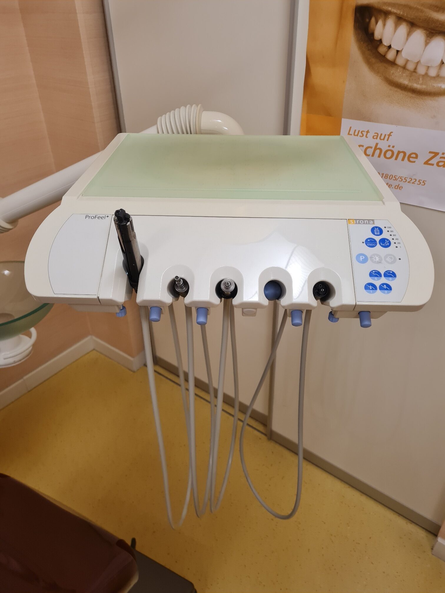 Sirona Profeel+ Behandlungseinheit top gepflegt aus Praxisauflösung | 341249