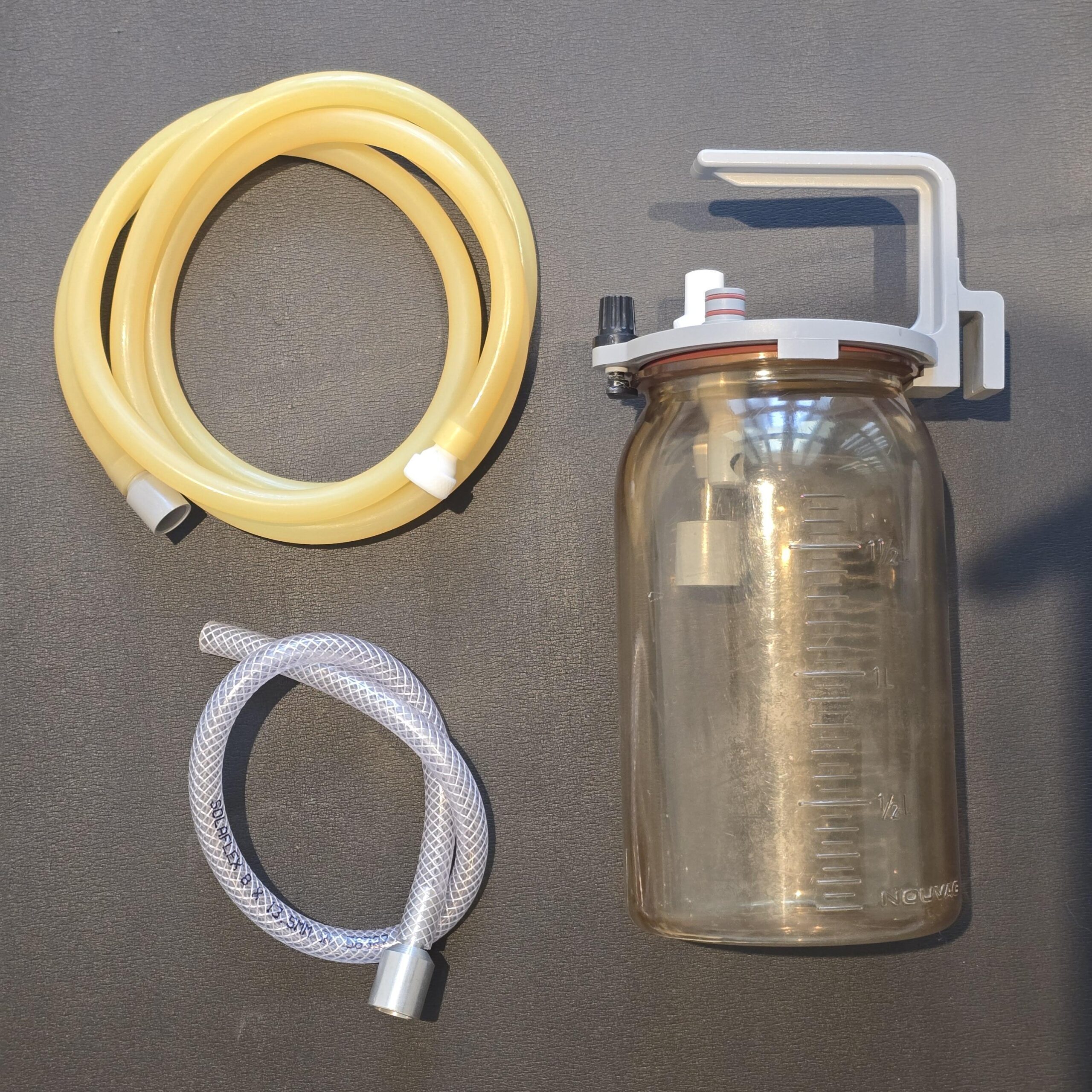 Externe Chirurgie Saugflasche für Medizin und Zahnmedizin: an die Sauganlage der Behandlungseinheit anschliessbar, verhindert dass Blut und Saugflüssigkeit in die Sauganlage der Behandlungseinheit gelangen. | 341888