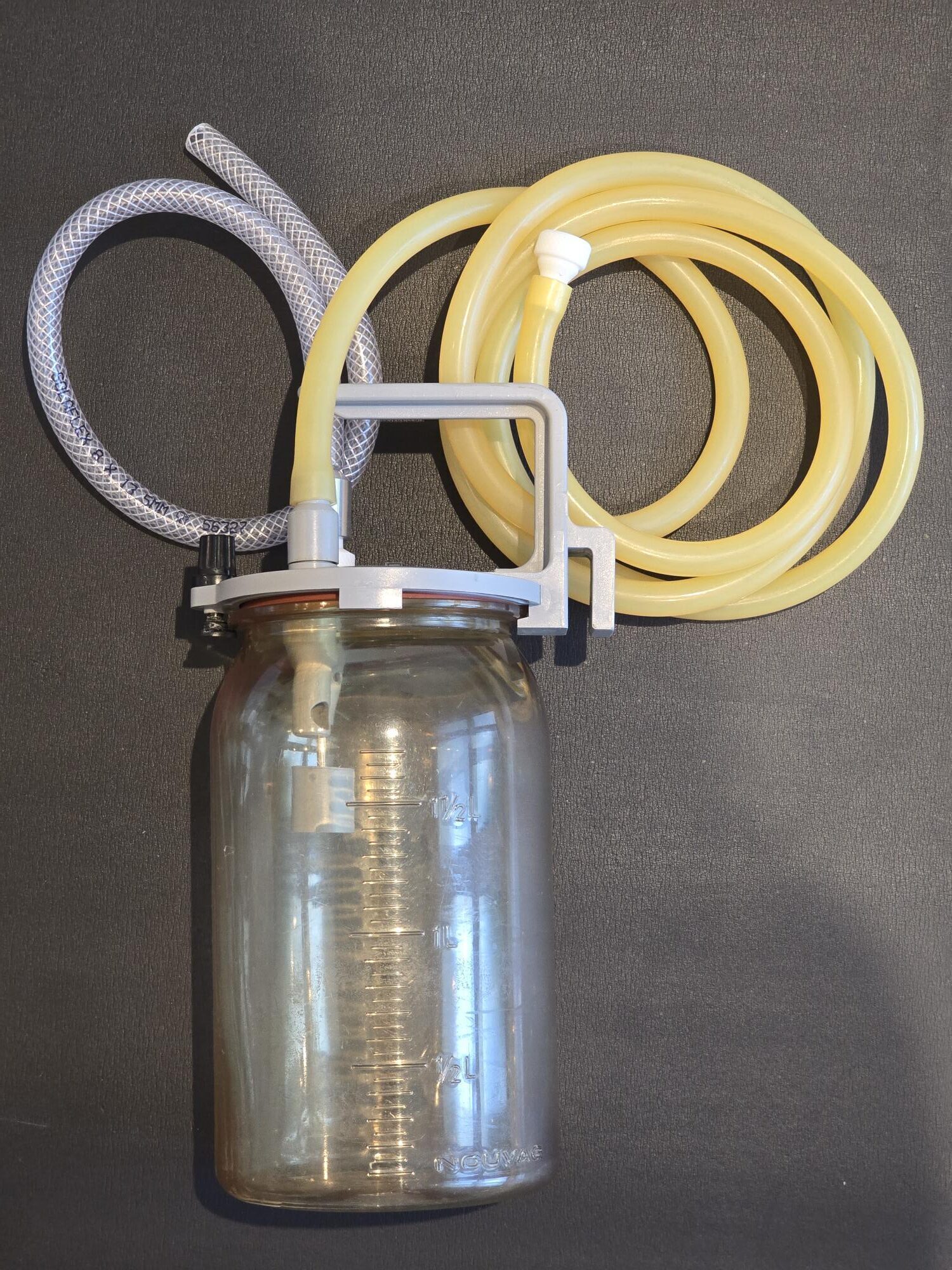 Externe Chirurgie Saugflasche für Medizin und Zahnmedizin: an die Sauganlage der Behandlungseinheit anschliessbar, verhindert dass Blut und Saugflüssigkeit in die Sauganlage der Behandlungseinheit gelangen. | 341890