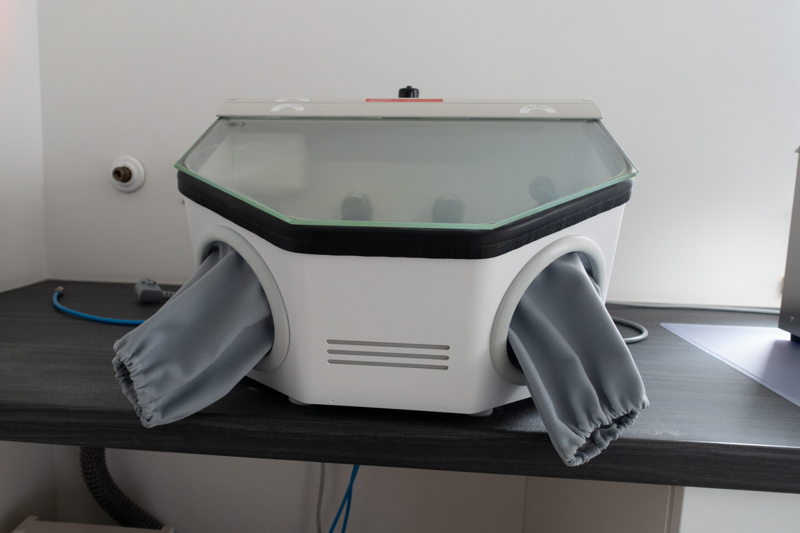 Feinstrahlgerät Basic quattro IS incl. 3 Tanks – TOP ZUSTAND | 341507