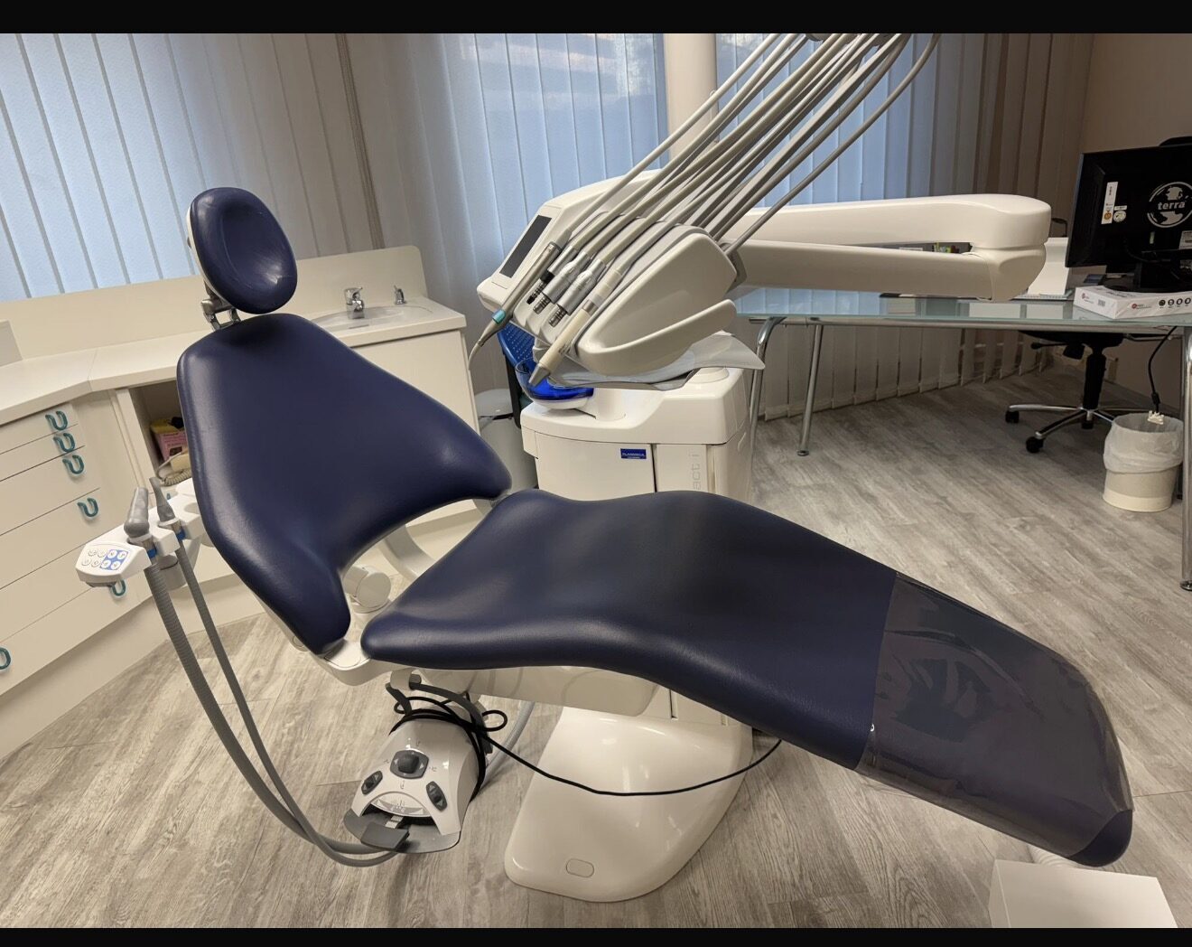 Behandlungseinheit Planmeca Compact – Bestens gepflegte (wie neu)  aus dem Jahr 2016 zu verkaufen, in Berlin – Marzahn | 342283