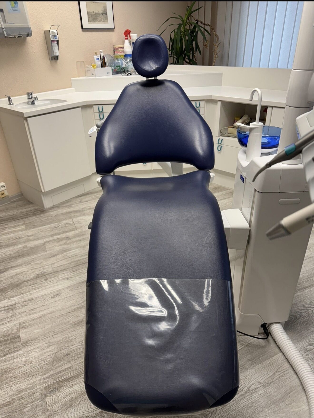 Behandlungseinheit Planmeca Compact – Bestens gepflegte (wie neu)  aus dem Jahr 2016 zu verkaufen, in Berlin – Marzahn | 342280