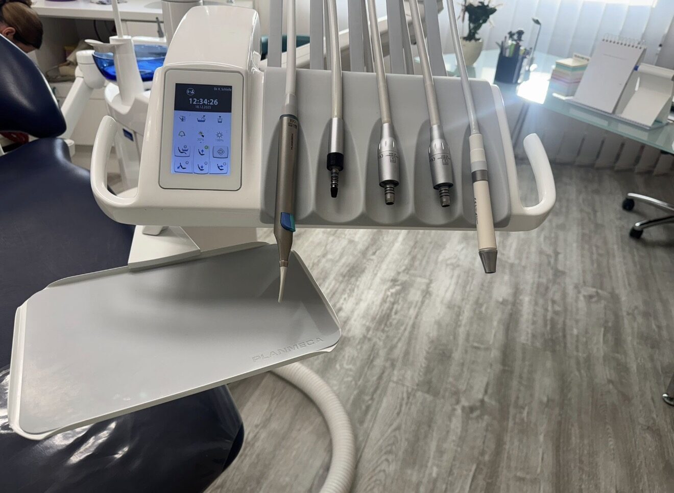 Behandlungseinheit Planmeca Compact – Bestens gepflegte (wie neu)  aus dem Jahr 2016 zu verkaufen, in Berlin – Marzahn | 342279