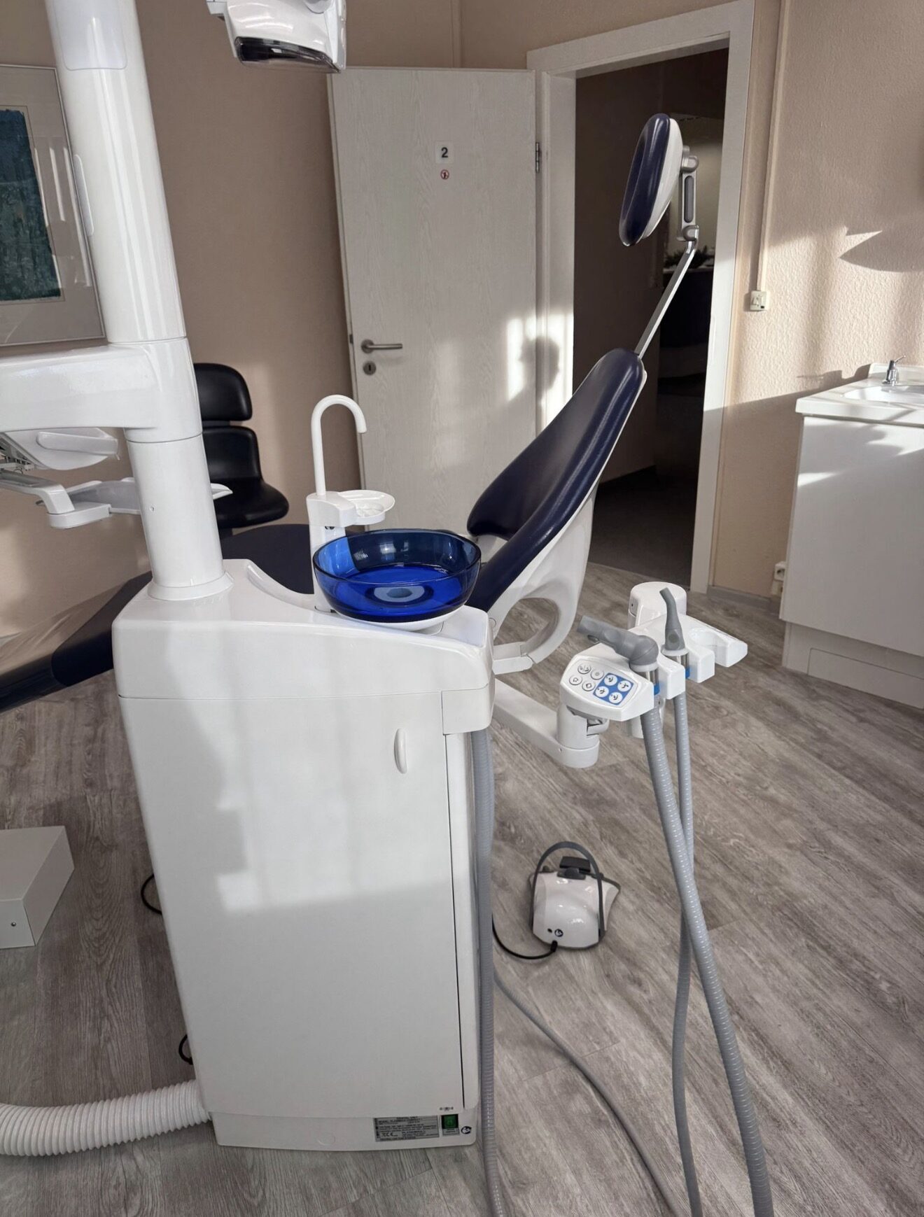 Behandlungseinheit Planmeca Compact – Bestens gepflegte (wie neu)  aus dem Jahr 2016 zu verkaufen, in Berlin – Marzahn | 342277