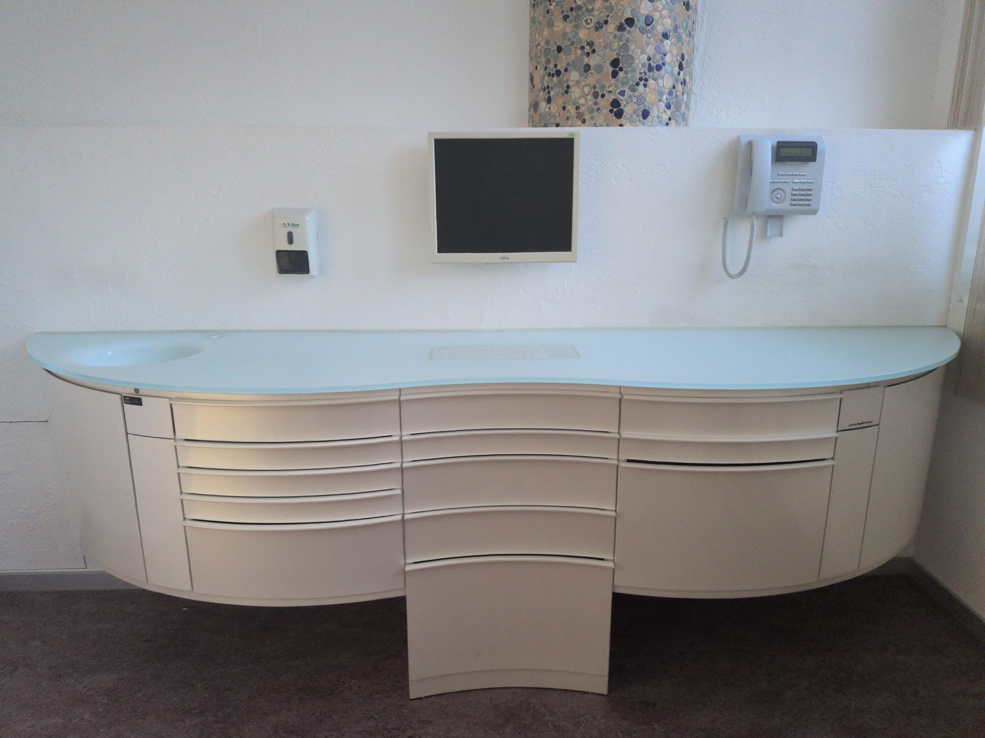 Praxismöbel der Luxus Serie von Saratoga Dental Italy Pininfarina Wave PF1 | 341640