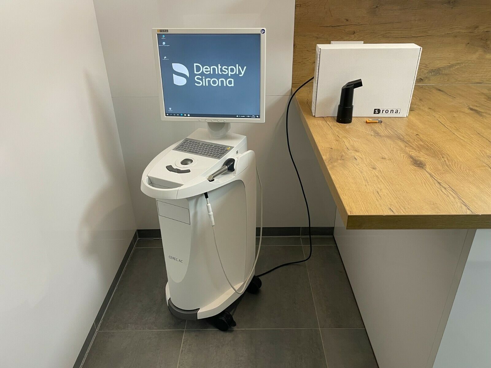 Sirona CEREC Omnicam / SW 5.2 / Win 10 / PC 5.2.1 / Scanner Aufnahmeeinheit / CAD CAM | 342643