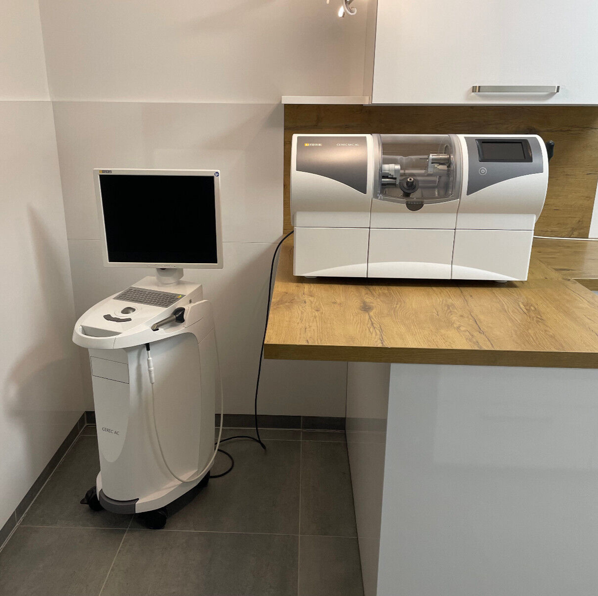 Sirona CAD CAM Starter SET / CEREC Omnicam SW 5.2 Win 10 / MC XL Premium Absaugung Vorgerichtet TOP! | 342708